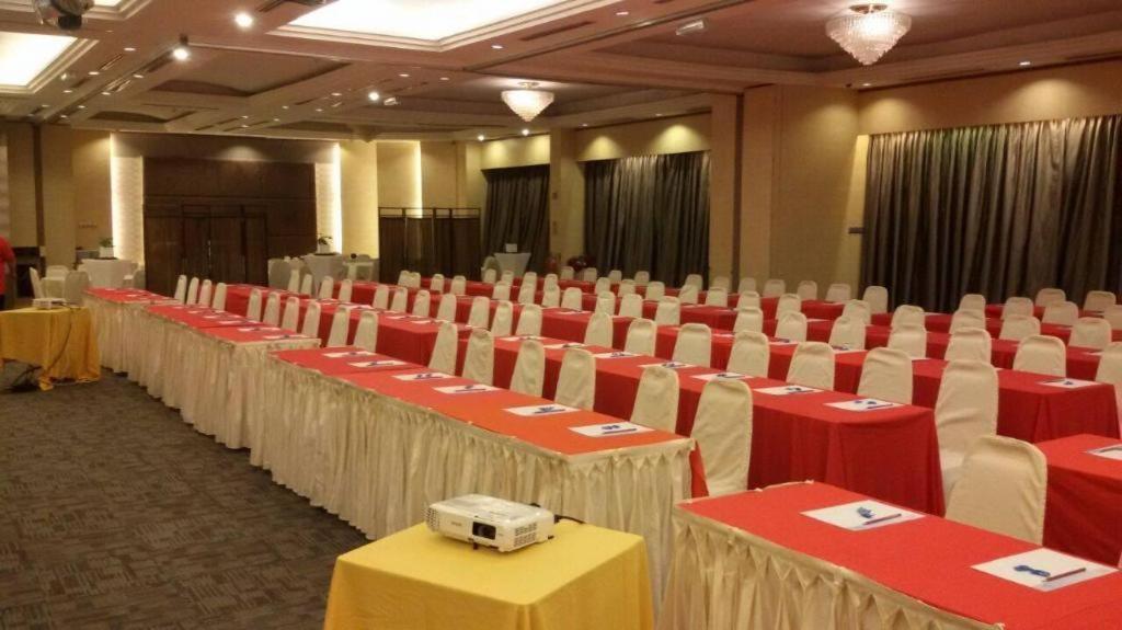 The Landmark Hotel Batu Pahat Exterior foto