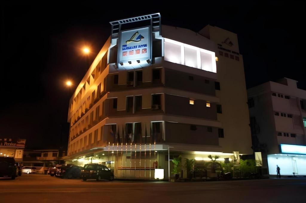 The Landmark Hotel Batu Pahat Exterior foto