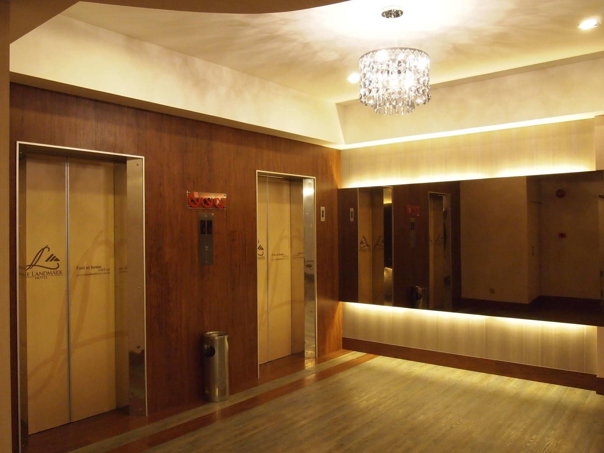 The Landmark Hotel Batu Pahat Exterior foto